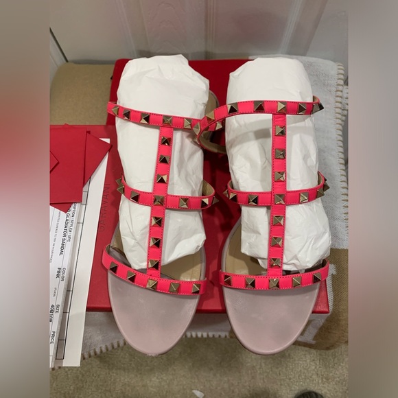 VALENTINO ROCKSTUD ANKLE SANDAL. - Picture 1 of 6